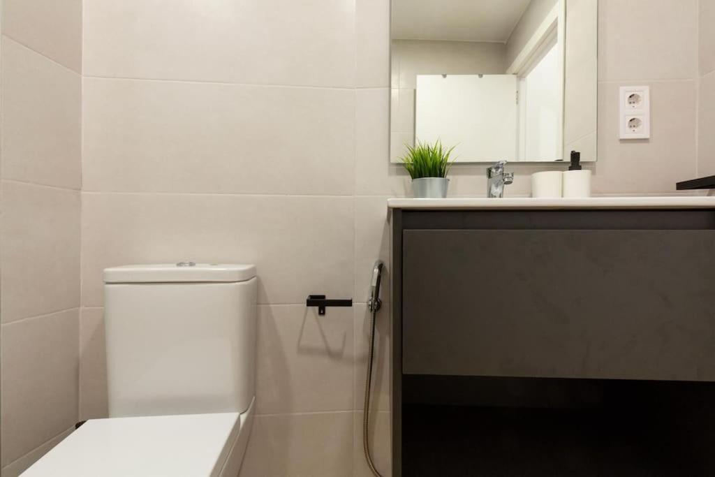 Nuevo Loft En Playa Y Cerca Del Centro, Ac Y Wifi Apartment Valencia Bagian luar foto